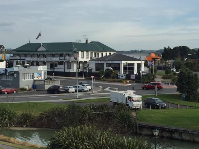 The Kentish Hotel Waiuku Exteriér fotografie